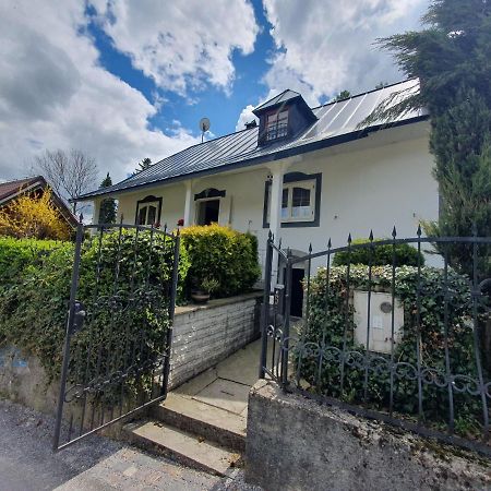 Villa Amalia, Centrum Banska Stiavnica, Parkovanie Pre 2 Auta, Velka Zahrada S Krbom, Cela Villa Amalia Pre 14 Osob Alebo Samostatne Nezavisle Prve Podlazie Villa Ama Pre 6 Osob Alebo Samostatne Nezavisle Podkrovie Villa Lia Pre 8 Osob,Pristup Cez Pi Kültér fotó
