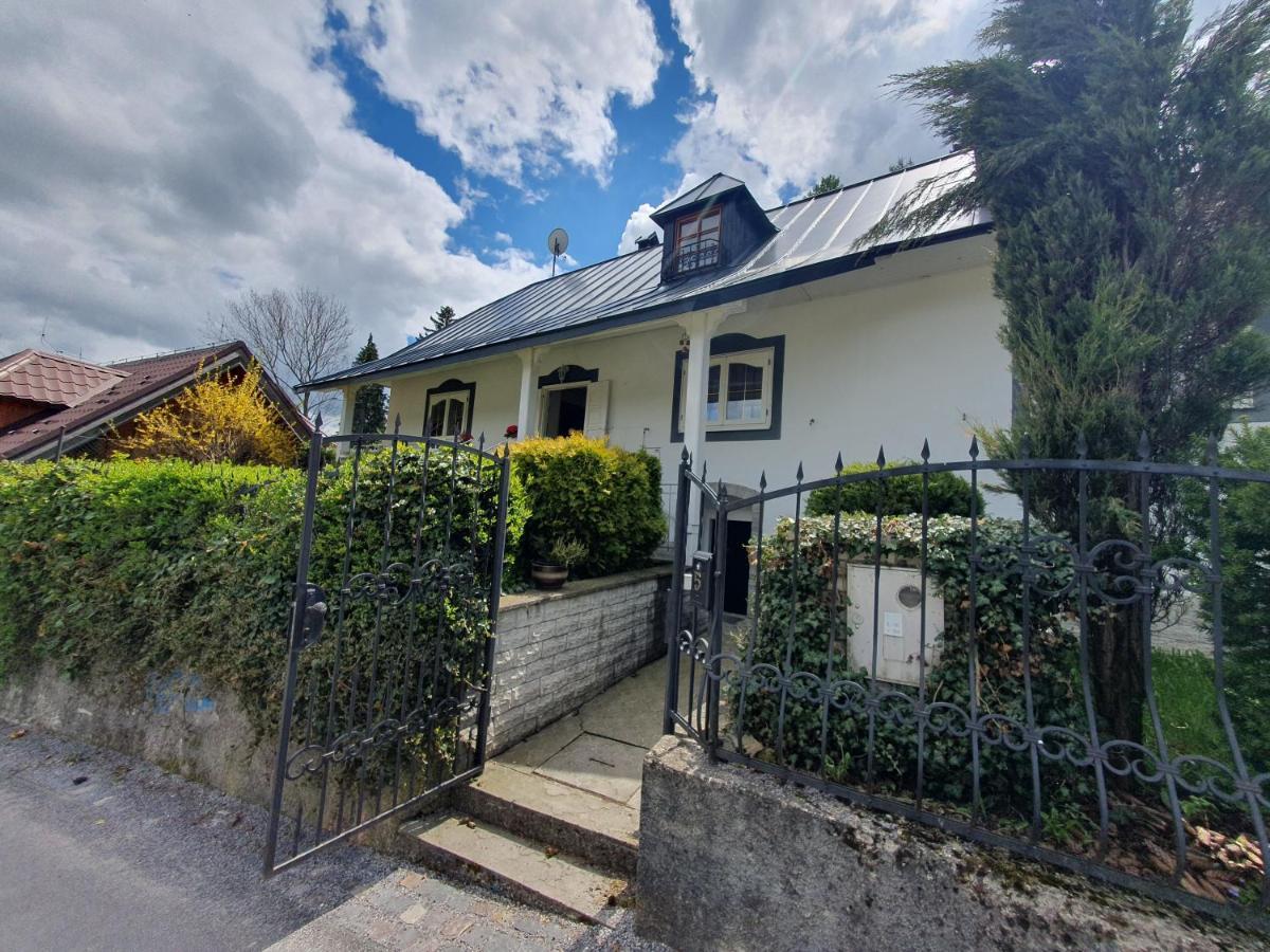 Villa Amalia, Centrum Banska Stiavnica, Parkovanie Pre 2 Auta, Velka Zahrada S Krbom, Cela Villa Amalia Pre 14 Osob Alebo Samostatne Nezavisle Prve Podlazie Villa Ama Pre 6 Osob Alebo Samostatne Nezavisle Podkrovie Villa Lia Pre 8 Osob,Pristup Cez Pi Kültér fotó