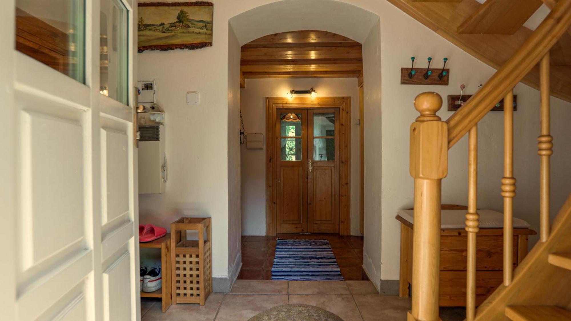 Villa Amalia, Centrum Banska Stiavnica, Parkovanie Pre 2 Auta, Velka Zahrada S Krbom, Cela Villa Amalia Pre 14 Osob Alebo Samostatne Nezavisle Prve Podlazie Villa Ama Pre 6 Osob Alebo Samostatne Nezavisle Podkrovie Villa Lia Pre 8 Osob,Pristup Cez Pi Kültér fotó