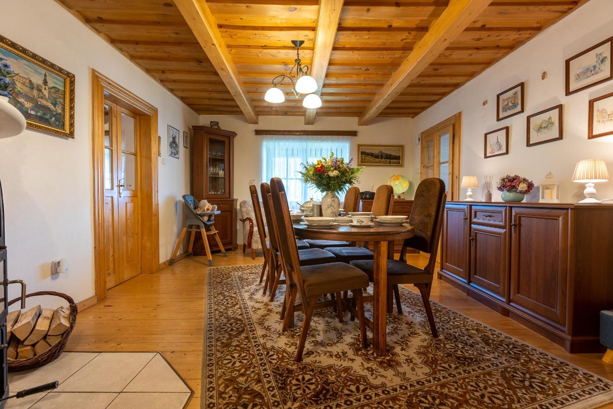 Villa Amalia, Centrum Banska Stiavnica, Parkovanie Pre 2 Auta, Velka Zahrada S Krbom, Cela Villa Amalia Pre 14 Osob Alebo Samostatne Nezavisle Prve Podlazie Villa Ama Pre 6 Osob Alebo Samostatne Nezavisle Podkrovie Villa Lia Pre 8 Osob,Pristup Cez Pi Kültér fotó