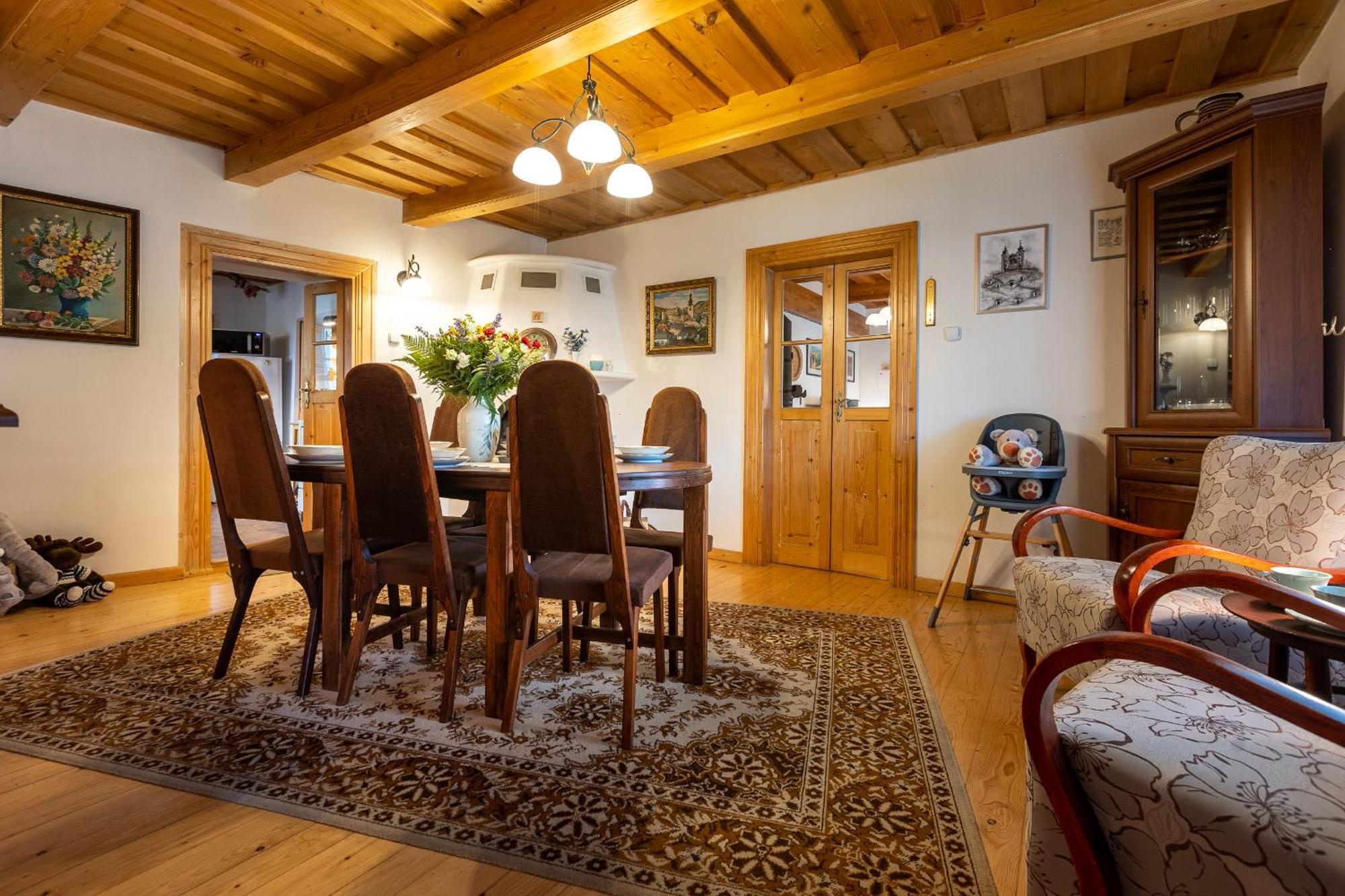 Villa Amalia, Centrum Banska Stiavnica, Parkovanie Pre 2 Auta, Velka Zahrada S Krbom, Cela Villa Amalia Pre 14 Osob Alebo Samostatne Nezavisle Prve Podlazie Villa Ama Pre 6 Osob Alebo Samostatne Nezavisle Podkrovie Villa Lia Pre 8 Osob,Pristup Cez Pi Kültér fotó